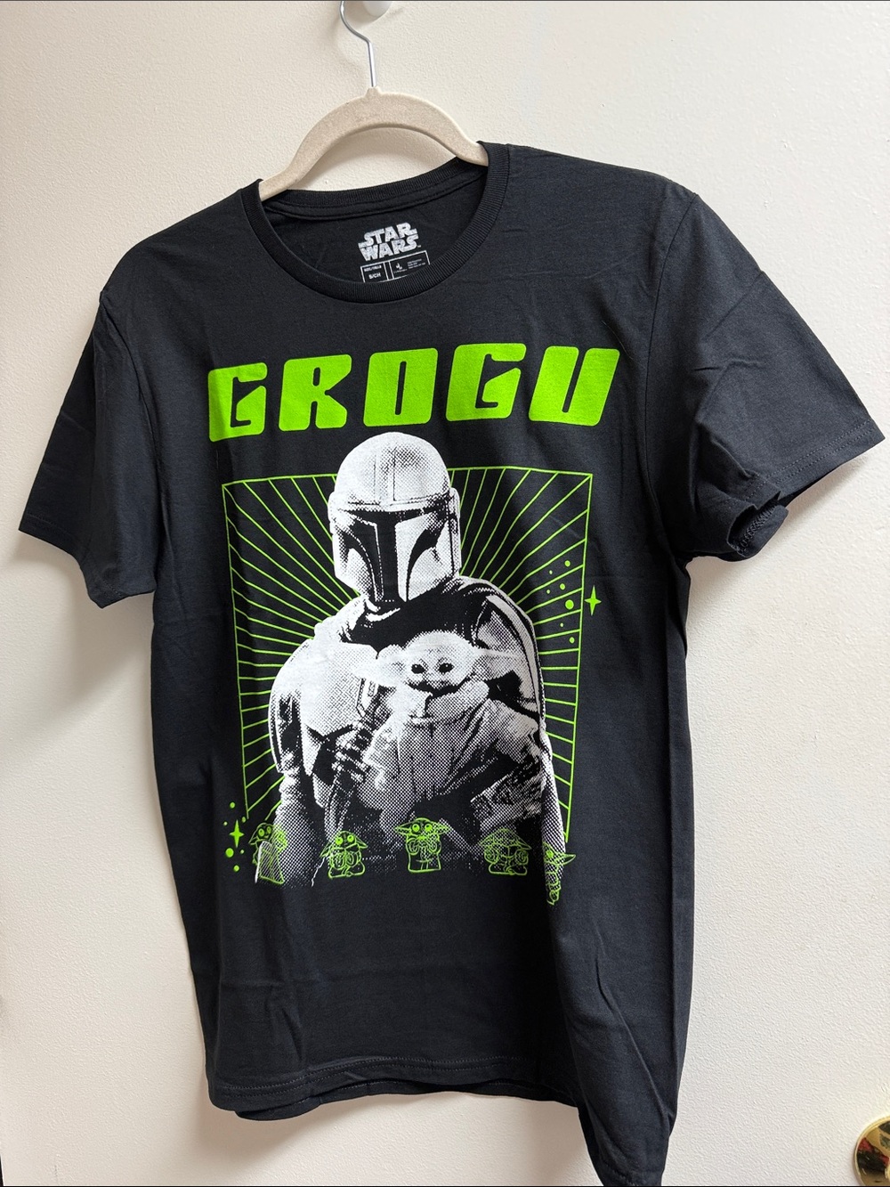 Star Wars Grogu & Mandalorian Graphic Tee - Black & Neon Green